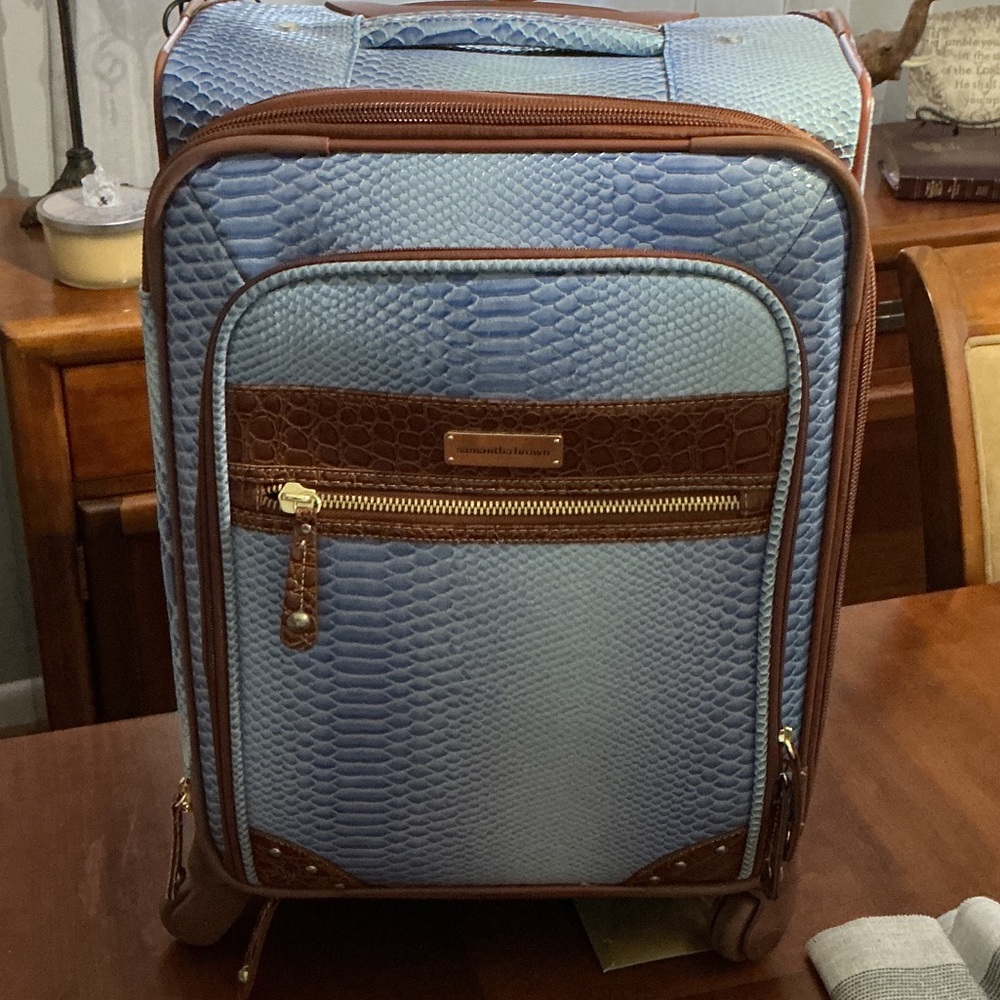 Textured crocodile Blue and Brown Rolling Suitcase